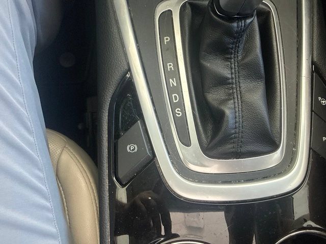 Used 2015 Ford Edge Titanium w/ Equipment Group 302A FWD image 27