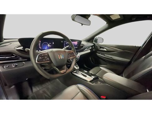 Certified 2025 Buick Envista Sport Touring w/ Convenience I Package FWD image 11