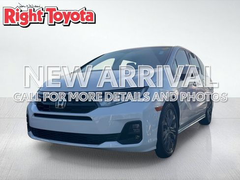 Used 2025 Honda Odyssey Touring image 1