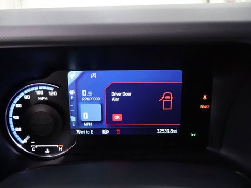 Used 2022 Ford Bronco Black Diamond image 16