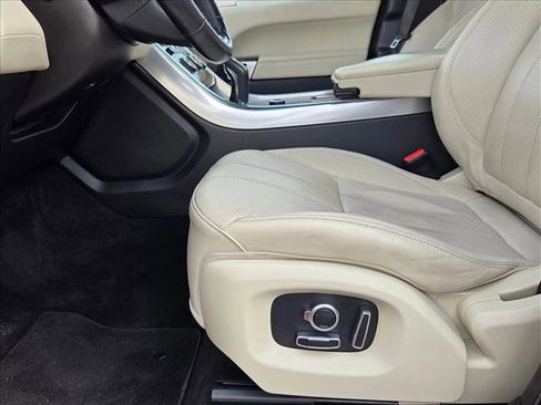 Used 2017 Land Rover Range Rover Sport HSE image 16