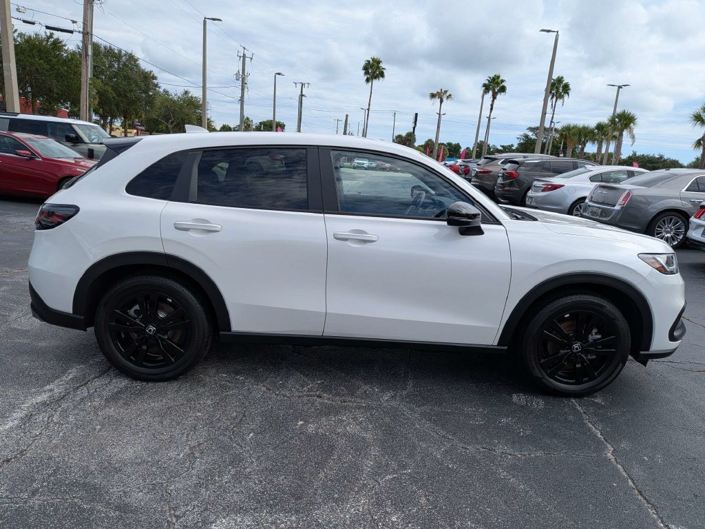 Used 2026 Honda HR-V Sport image 3