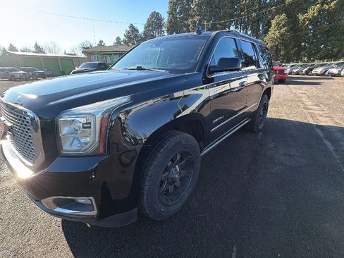 Used 2015 GMC Yukon Denali w/ Premium Package image 7