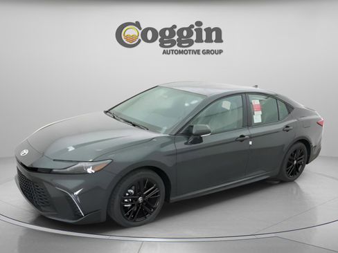 New 2026 Toyota Camry SE image 6