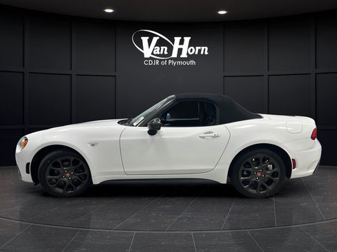 Used 2017 FIAT 124 Spider Abarth RWD image 12