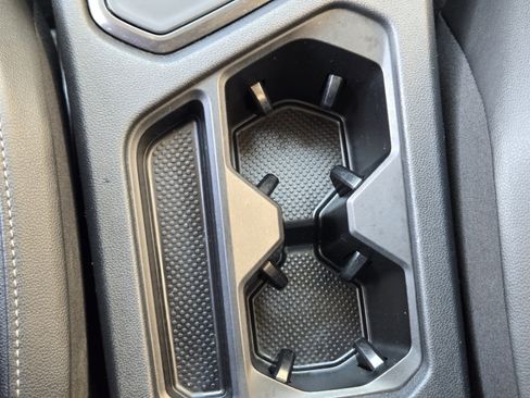Used 2018 Volkswagen Tiguan SE FWD image 20