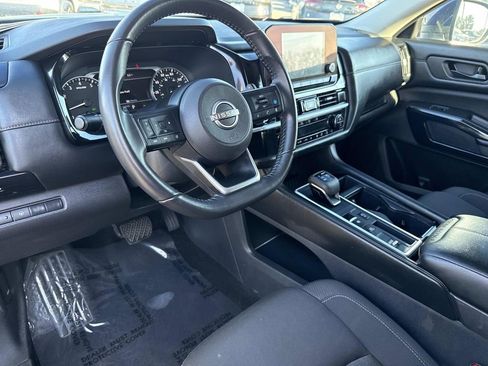 Used 2024 Nissan Pathfinder SV image 20