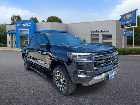Used 2023 Chevrolet Colorado Z71 w/ Z71 Convenience Package 2 AWD/4WD image 2