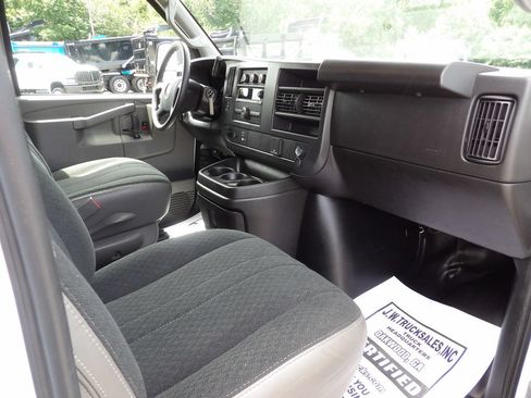 Used 2025 Chevrolet Express 2500 w/ Driver Convenience Package RWD image 34