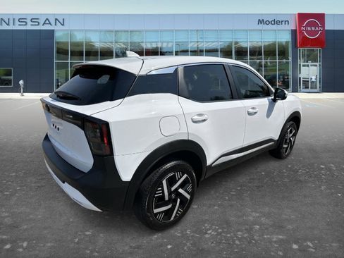 Certified 2025 Nissan Kicks SV image 5