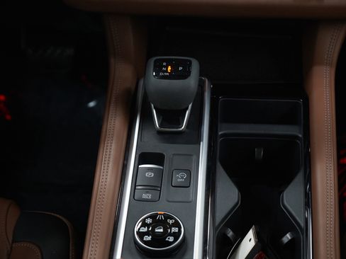 Used 2024 Nissan Pathfinder Platinum w/ Cargo Package image 17