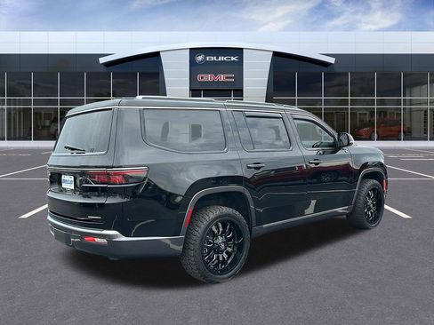 Used 2022 Jeep Wagoneer Series III w/ Premium Group I image 5