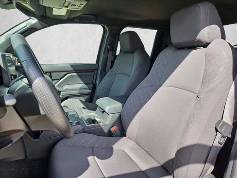 Used 2025 Toyota Tacoma SR5 AWD/4WD image 15