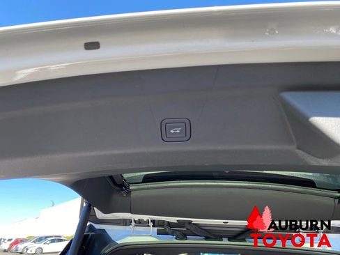 Used 2025 GMC Yukon Elevation AWD/4WD image 14
