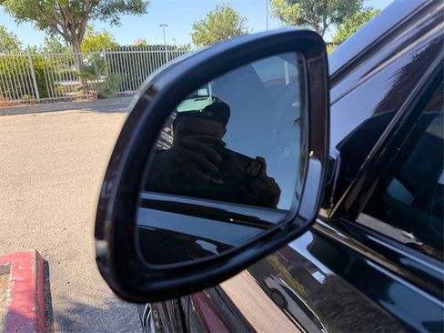 Used 2019 BMW X6 xDrive35i w/ M Sport Package image 32