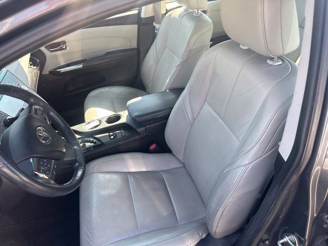 Used 2018 Toyota Avalon Limited FWD image 6