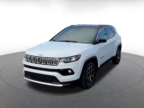 Used 2025 Jeep Compass Limited image 7