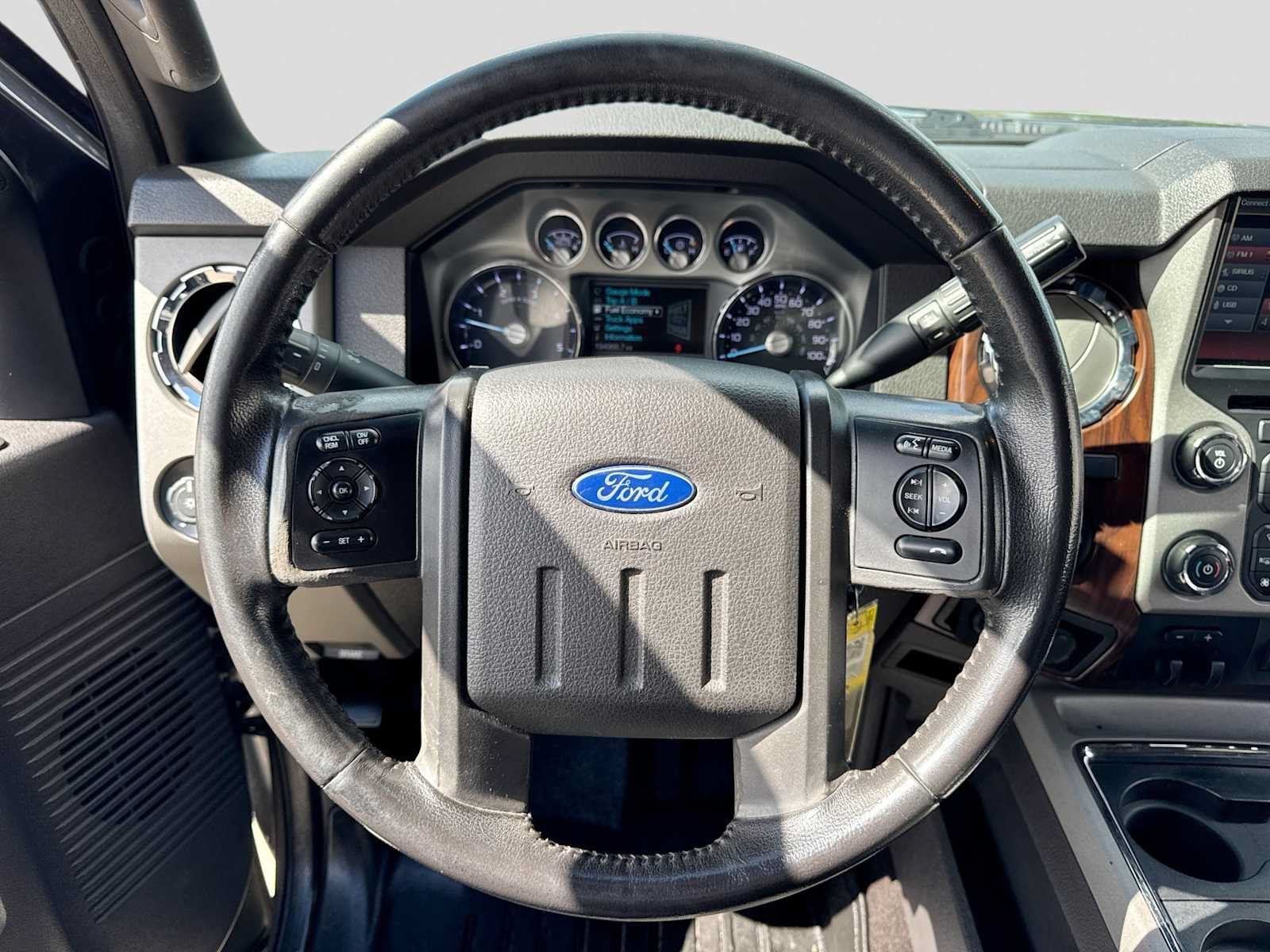 Used 2015 Ford F250 Lariat w/ Lariat Ultimate Package AWD/4WD image 22