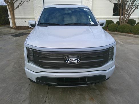 Used 2025 Ford F150 Lightning Lariat image 3