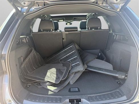Used 2022 Land Rover Discovery Sport SE image 11