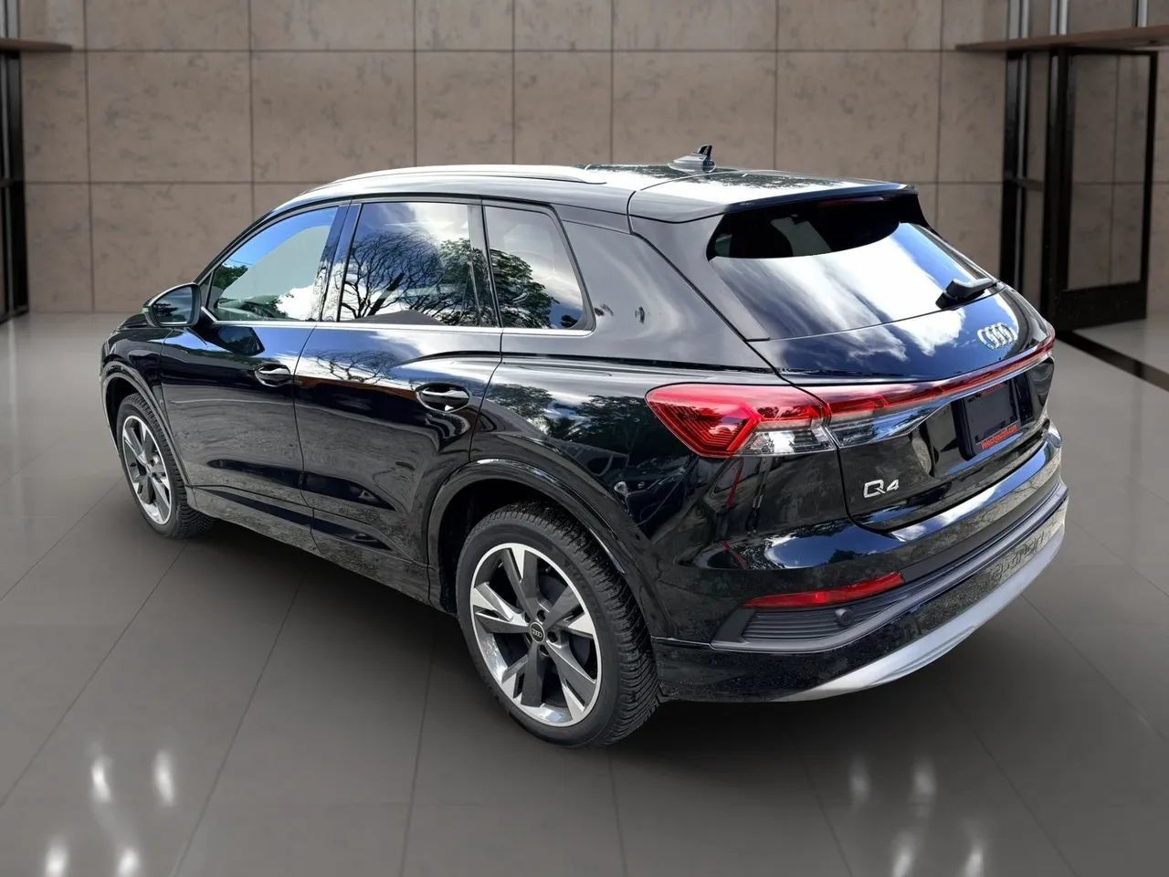 Used 2022 Audi Q4 e-tron Prestige AWD/4WD image 5