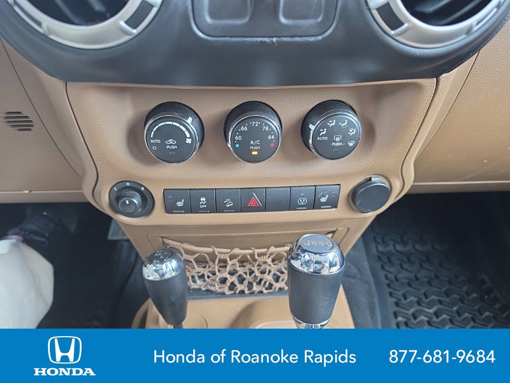 Used 2018 Jeep Wrangler Sahara w/ Dual Top Group AWD/4WD image 11