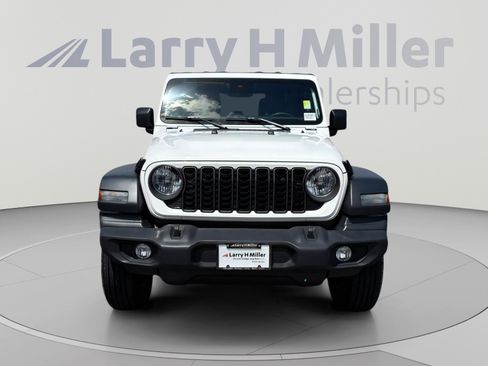 Used 2024 Jeep Wrangler Unlimited Sport AWD/4WD image 9