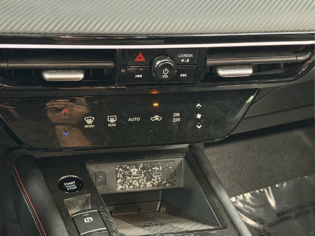 Used 2025 Nissan Kicks SR FWD image 25