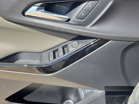 New 2026 Chevrolet Equinox LT w/ Convenience Package II FWD image 28
