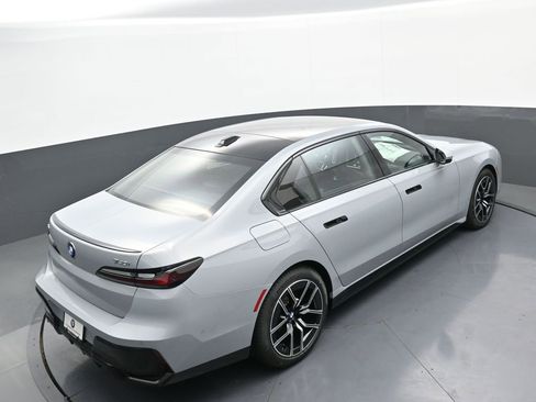 New 2026 BMW 740i xDrive w/ Executive Package image 39