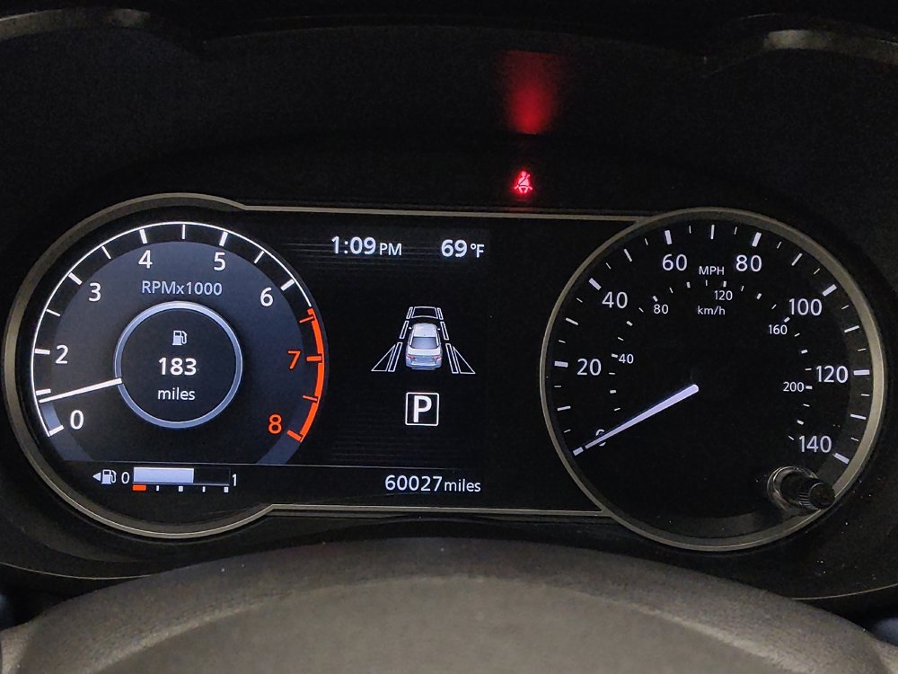 Used 2023 Nissan Versa SV w/ Trunk Package FWD image 23