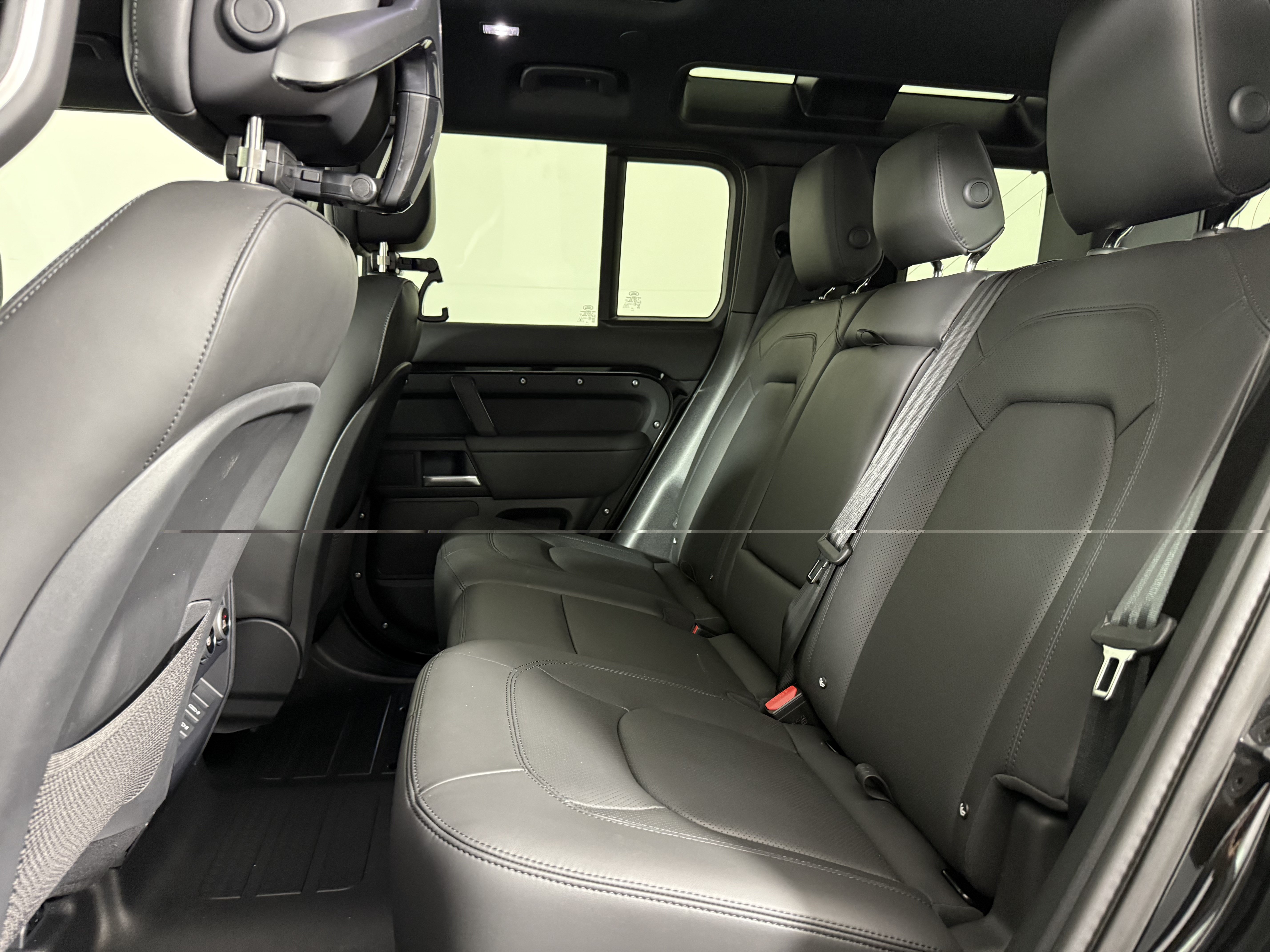 New 2026 Land Rover Defender 110 S AWD/4WD image 25