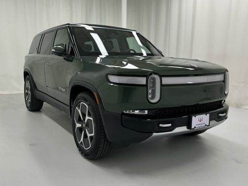 Used 2024 Rivian R1S Adventure image 1