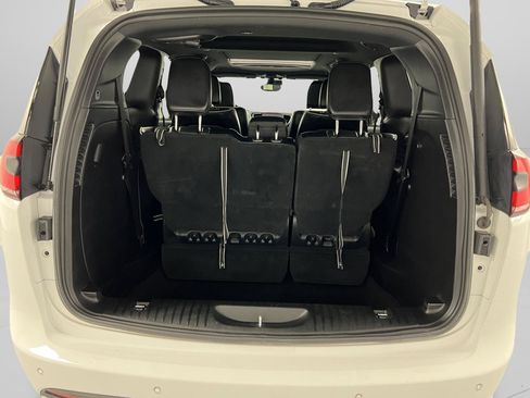 Used 2025 Chrysler Pacifica Limited FWD image 34