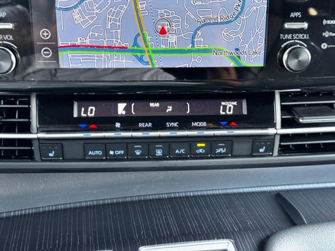 Used 2023 Toyota Sienna XSE image 29