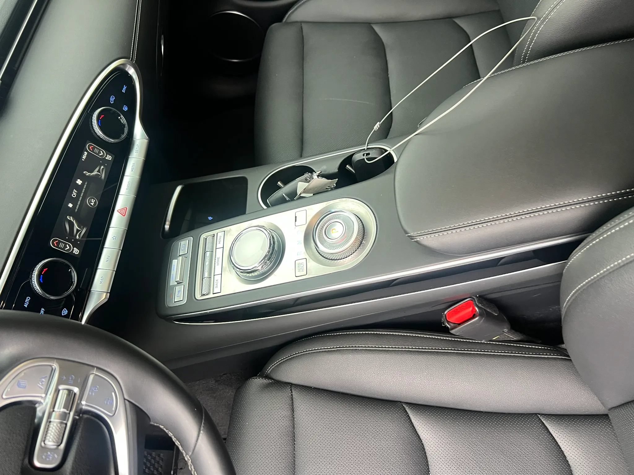 Used 2025 Genesis GV70 2.5T AWD/4WD image 15