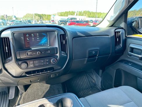 Used 2017 Chevrolet Silverado 1500 Custom w/ Custom Convenience Package image 20