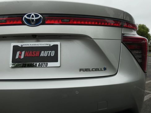 Used 2019 Toyota Mirai image 8