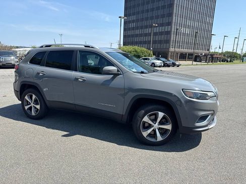 Used 2021 Jeep Cherokee Limited AWD/4WD image 3