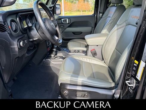 Used 2024 Jeep Gladiator Mojave w/ Safety Group image 6