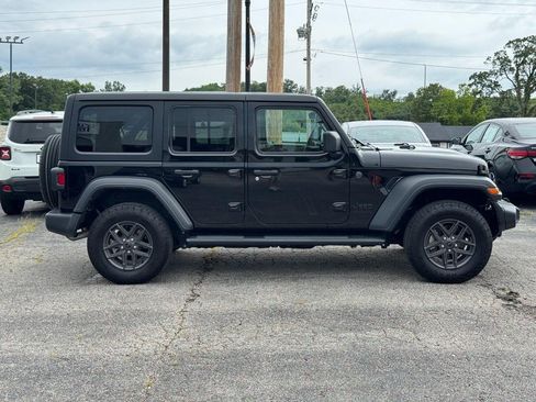 Used 2024 Jeep Wrangler Unlimited Sport AWD/4WD image 2