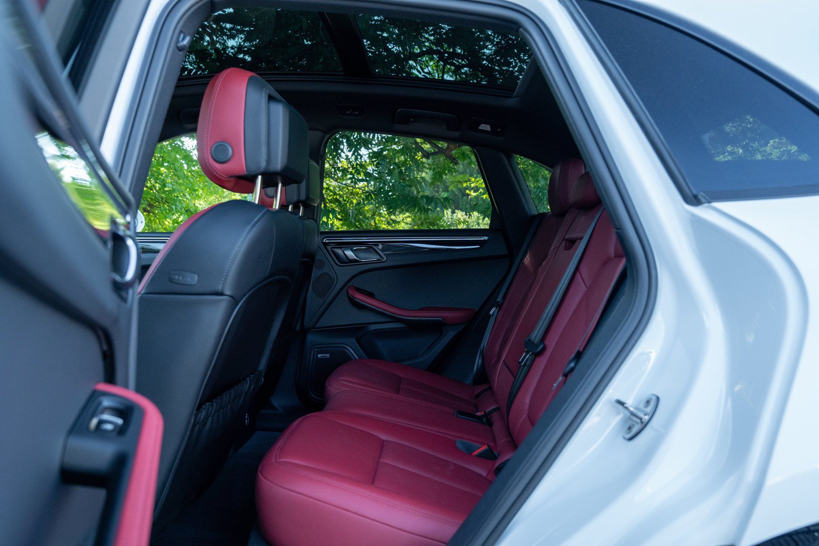 Certified 2026 Porsche Macan AWD/4WD image 53
