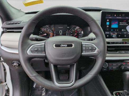 Used 2025 Jeep Compass Limited AWD/4WD image 17