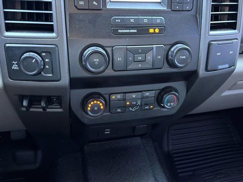 Used 2021 Ford F250 XL w/ Power Equipment Group image 28