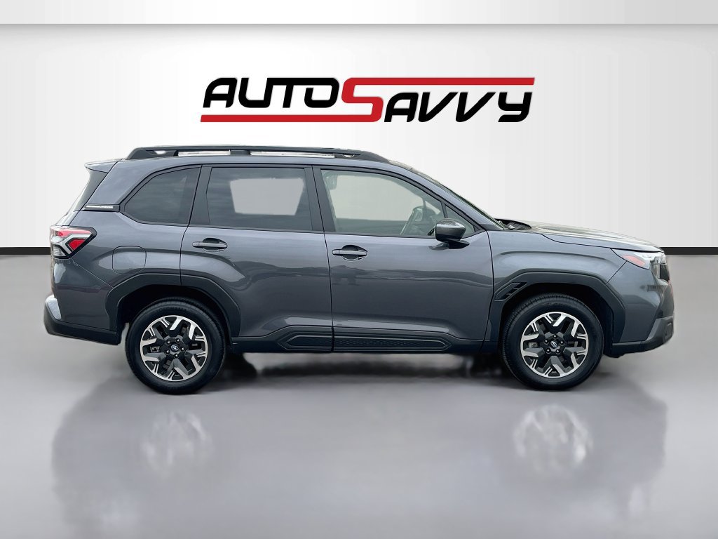 Used 2025 Subaru Forester Premium AWD/4WD image 8