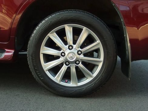 Used 2011 Lexus LX 570 4WD w/ Luxury Pkg image 18