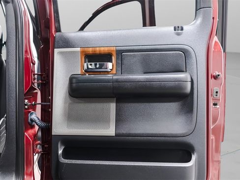 Used 2004 Ford F150 Lariat image 32