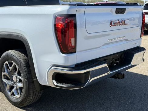 New 2026 GMC Sierra 1500 SLT image 16