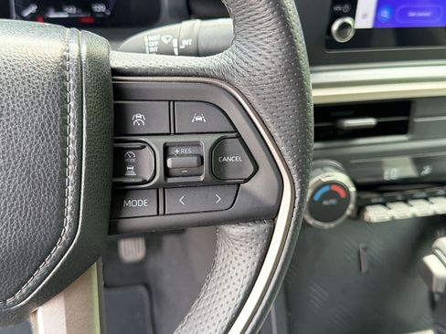 Used 2024 Toyota Tacoma TRD Off-Road image 29