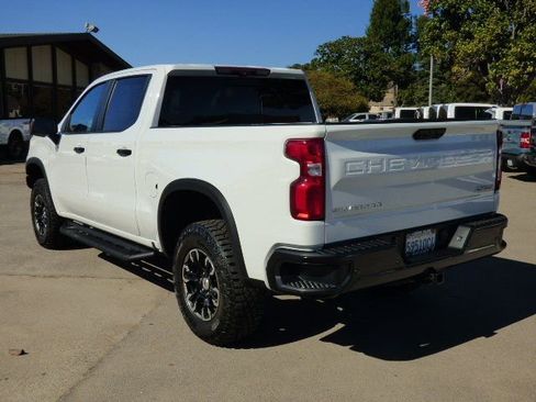 Used 2025 Chevrolet Silverado 1500 ZR2 w/ Technology Package image 24
